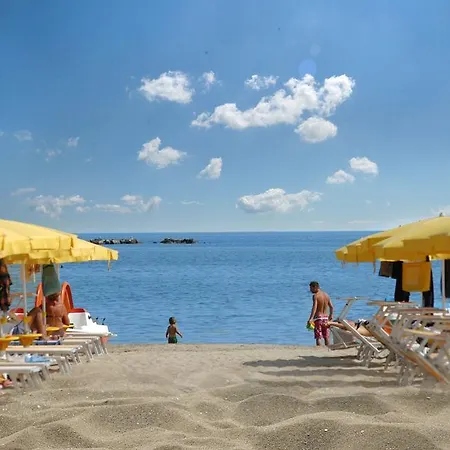 Depandance Jole מלון 3*